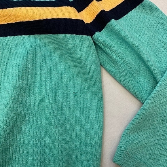 ST. JOHN Vintage Women’s Knit Sweater, Size Large. - Picture 5 of 5